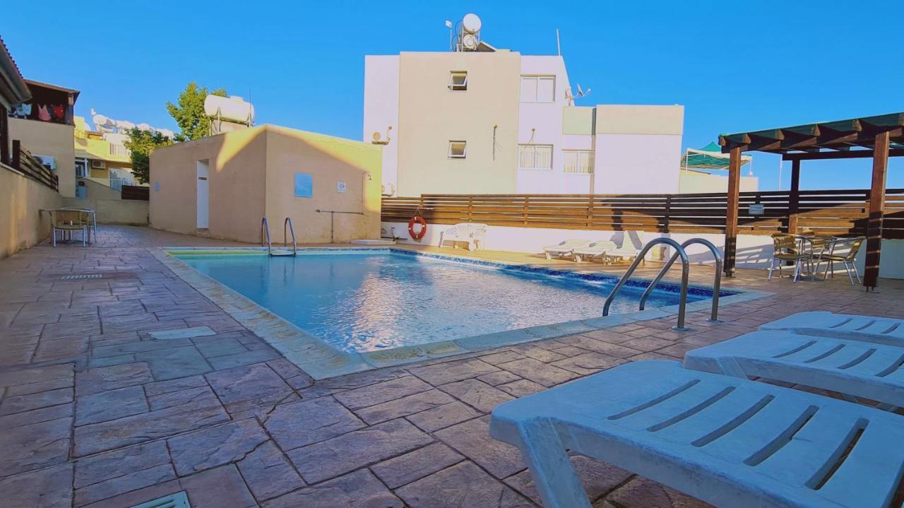 Stay Sunshine Apartment Паралимни Екстериор снимка
