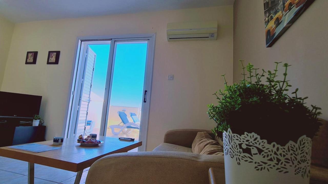 Stay Sunshine Apartment Паралимни Екстериор снимка