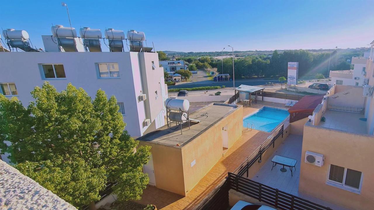 Stay Sunshine Apartment Паралимни Екстериор снимка