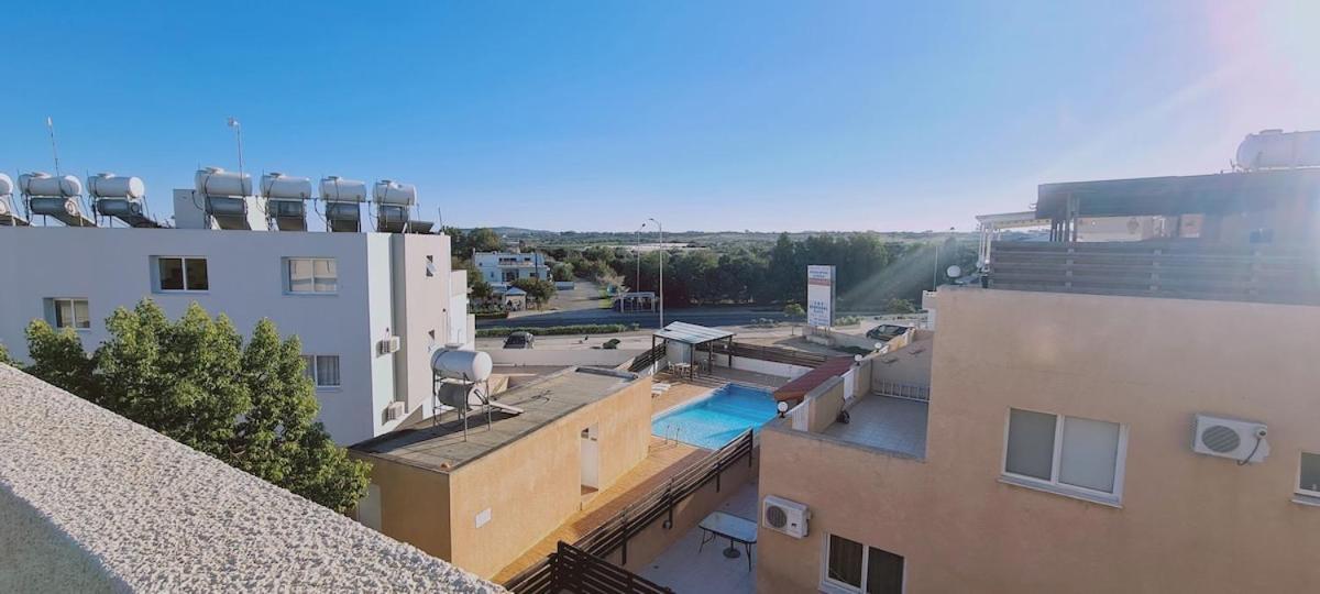 Stay Sunshine Apartment Паралимни Екстериор снимка