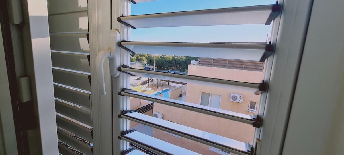 Stay Sunshine Apartment Паралимни Екстериор снимка